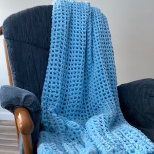 New JUST CHENILLE Crochet Throw Blanket Light Blue Very Soft and Cozy 4ftx5ft